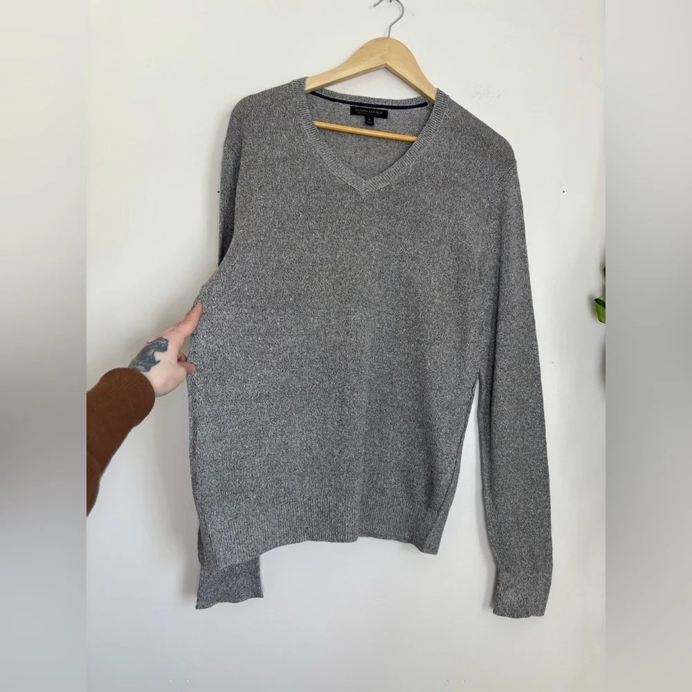 Banana Republic Performance Linen V-neck Pullover